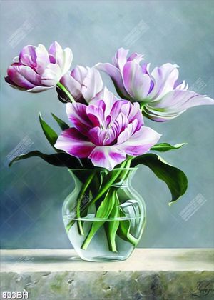 Tranh bình hoa trang trí bông hoa tím trong bình thủy tinh